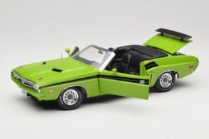 Dodge Challenger Kabriolett Roheline Greenlight 1:18 12803-06G Metall - pilt 2/8