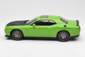 Dodge Challenger SRT Hellcat Roheline GT Spirit 1:18 GT168 Vaik - pilt 3/6