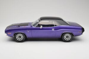 Dodge Challenger R/T Plum Crazy Otto 1:12 G083 Vaik - pilt 3/6