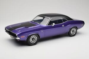 Dodge Challenger R/T Plum Crazy Otto 1:12 G083 Vaik