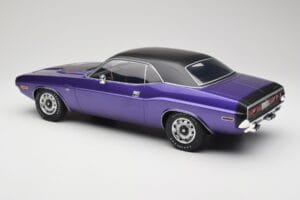 Dodge Challenger R/T Plum Crazy Otto 1:12 G083 Vaik - pilt 5/6