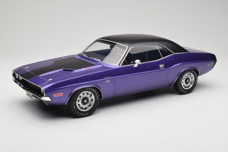 Dodge Challenger R/T Plum Crazy Otto 1:12 G083 Vaik