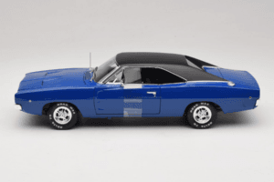 Dodge Charger Christine Filmimasin Auto World 1:18 AWSS111/06 Metall - pilt 4/8