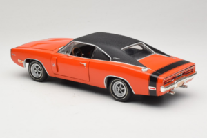Dodge Charger R/T Oranž & Must American Muscle 1:18 39314 Metall - pilt 7/8
