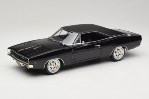 Dodge Charger R/T Steve McQueen Bullitt Movie Greenlight 1:18 12839 Metall