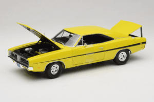 Dodge Charger R/T Kollane Dirty Mary Crazy Larry Auto World 1:18 AWSS101/06 Metall - pilt 2/8