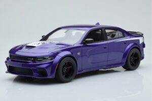 Dodge Charger Super Bee Lilla GT Spirit 1:18 GT895 Vaik