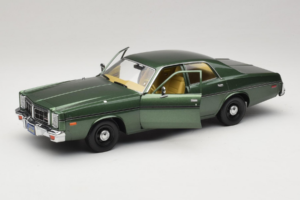 Dodge Monaco Roheline Hunter GreenLight 1:18 19045 Metall - pilt 2/8