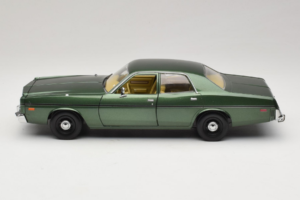 Dodge Monaco Roheline Hunter GreenLight 1:18 19045 Metall - pilt 4/8