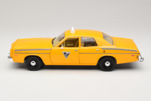 Dodge Monaco Taxi Rocky III GreenLight 1:18 19111 Metall - pilt 4/8