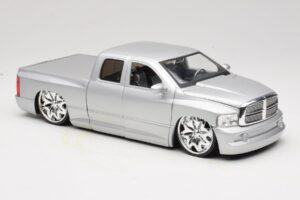 Dodge Ram Tuned Hõbe Jada 1:18 63162-SM Metall - pilt 6/8