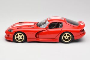 Dodge Viper GTS Punane Bburago 1:18 3075 Metall - pilt 4/8