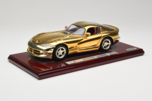 Dodge Viper GTS Gold Plated 23K Maisto 1:18 GP001 Metall - pilt 3/8
