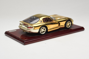 Dodge Viper GTS Gold Plated 23K Maisto 1:18 GP001 Metall - pilt 4/8