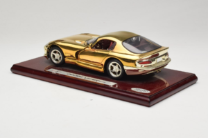 Dodge Viper GTS Gold Plated 23K Maisto 1:18 GP001 Metall - pilt 7/8