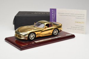 Dodge Viper GTS Gold Plated 23K Maisto 1:18 GP001 Metall - pilt 8/8