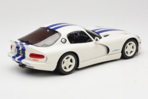 Dodge Viper GTS Stone White GT Spirit 1:18 GT940 Vaik - pilt 2/6
