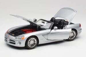 Dodge Viper SRT-10 Bright Hõbe Bburago 1:18 34908 Metall - pilt 2/8