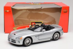 Dodge Viper SRT-10 Bright Hõbe Bburago 1:18 34908 Metall - pilt 8/8