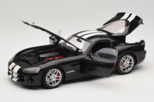 Dodge Viper SRT-10 Coupe Must AUTOart 1:18 71712 Metall - pilt 2/8