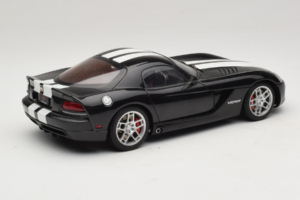 Dodge Viper SRT-10 Coupe Must AUTOart 1:18 71712 Metall - pilt 3/8