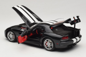 Dodge Viper SRT-10 Coupe Must AUTOart 1:18 71712 Metall - pilt 5/8