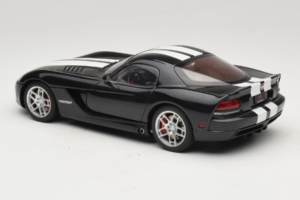 Dodge Viper SRT-10 Coupe Must AUTOart 1:18 71712 Metall - pilt 7/8