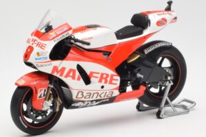 Ducati Desmosedici GP11 #8 H. Barbera Ducati MotoGP Team MotoGP 2011 Minichamps 1:12 123110008 Metall - pilt 2/6