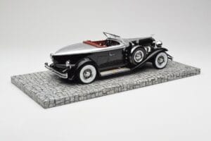 Duesenberg Model J Torpedo Disappearing Top Convertible Coupe Hõbedane Must Minichamps 1:18 107150431 Vaik - pilt 2/6