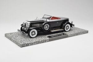 Duesenberg Model J Torpedo Disappearing Top Convertible Coupe Hõbedane Must Minichamps 1:18 107150431 Vaik