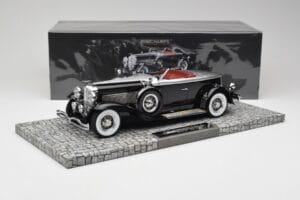 Duesenberg Model J Torpedo Disappearing Top Convertible Coupe Hõbedane Must Minichamps 1:18 107150431 Vaik - pilt 6/6