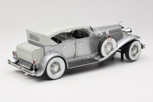 Duesenberg SJ Hõbedane GreenLight 1:18 13525 Metall - pilt 3/8