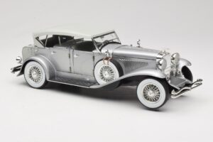 Duesenberg SJ Hõbedane GreenLight 1:18 13525 Metall - pilt 6/8