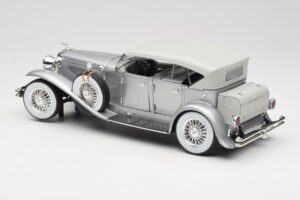 Duesenberg SJ Hõbedane GreenLight 1:18 13525 Metall - pilt 7/8