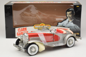 Duesenberg SJ Clark Gable's Car Hõbedane Punane ERTL 1:18 7962 Metall - pilt 6/6