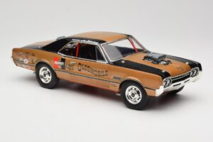 Oldsmobile 442 Hurst Hairy Olds Twin-Engine 4WD 1966 Highway 61 1:18 50089 Metall - pilt 6/8