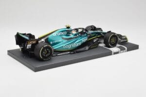 Aston Martin AMR22 Aramco #5 S. Vettel Abu Dhabi GP 2022 Last Race Collector's Edition Minichamps 1:18 117222205 Vaik - pilt 3/7
