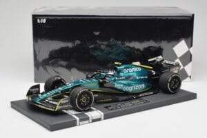 Aston Martin AMR22 Aramco #5 S. Vettel Abu Dhabi GP 2022 Last Race Collector's Edition Minichamps 1:18 117222205 Vaik - pilt 7/7