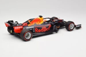 Aston Martin Red Bull Racing RB15 #33 M. Verstappen F1 2019 Minichamps 1:18 110190033 Metall - pilt 2/7
