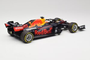 Aston Martin Red Bull Racing RB16 #33 M. Verstappen Abu Dhabi GP Winner 2020 Minichamps 1:18 110201733 Metall - pilt 2/7