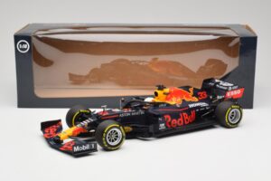Aston Martin Red Bull Racing RB16 #33 M. Verstappen Abu Dhabi GP Winner 2020 Minichamps 1:18 110201733 Metall - pilt 7/7