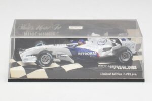 BMW Sauber F1.06 J. Villeneuve Showcar F1 2006 Minichamps 1:43 400060087 Metall - pilt 4/5