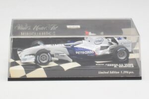BMW Sauber F1.06 #16 N. Heidfeld F1 2006 Minichamps 1:43 400060086 Metall - pilt 4/5