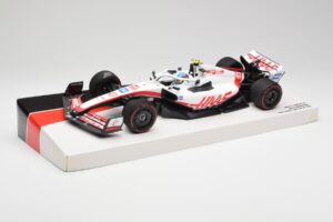 Haas VF-22 #47 M. Schumacher British GP Points 2022 Minichamps 1:18 147221047 Metall - pilt 2/6