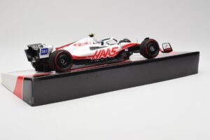 Haas VF-22 #47 M. Schumacher British GP Points 2022 Minichamps 1:18 147221047 Metall - pilt 3/6