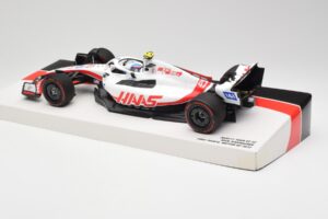 Haas VF-22 #47 M. Schumacher British GP Points 2022 Minichamps 1:18 147221047 Metall - pilt 5/6