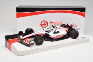 Haas VF-22 #47 M. Schumacher British GP Points 2022 Minichamps 1:18 147221047 Metall - pilt 6/6