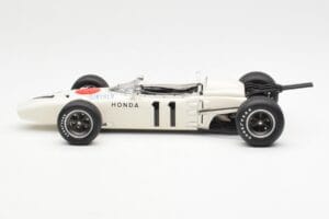 Honda RA272 #11 R. Ginther Mexican Grand Prix 1965 AUTOart 1:18 86597 Metall - pilt 4/8