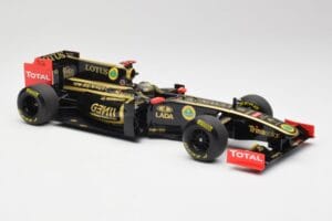Lotus Renault GP R31 #10 B. Senna F1 2011 Minichamps 1:18 150110079-C1 Metall - pilt 4/7