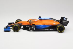 McLaren MCL35M #3 D. Ricciardo Bahrain GP 2021 Minichamps 1:18 530211803 Metall - pilt 3/7